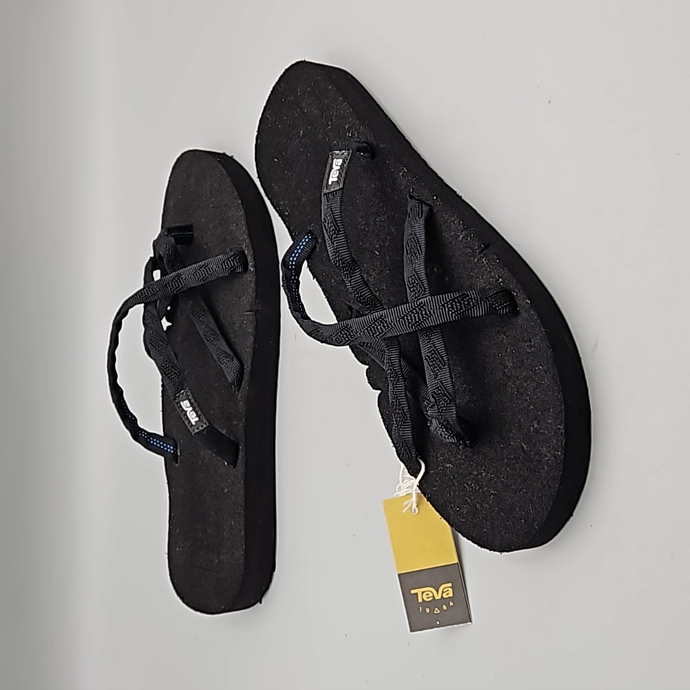 Teva Olowahu sandals Women 11 NEW